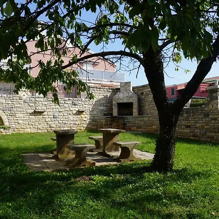 Guest house Mariella 3*