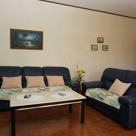 Mariella Guest house Basanija